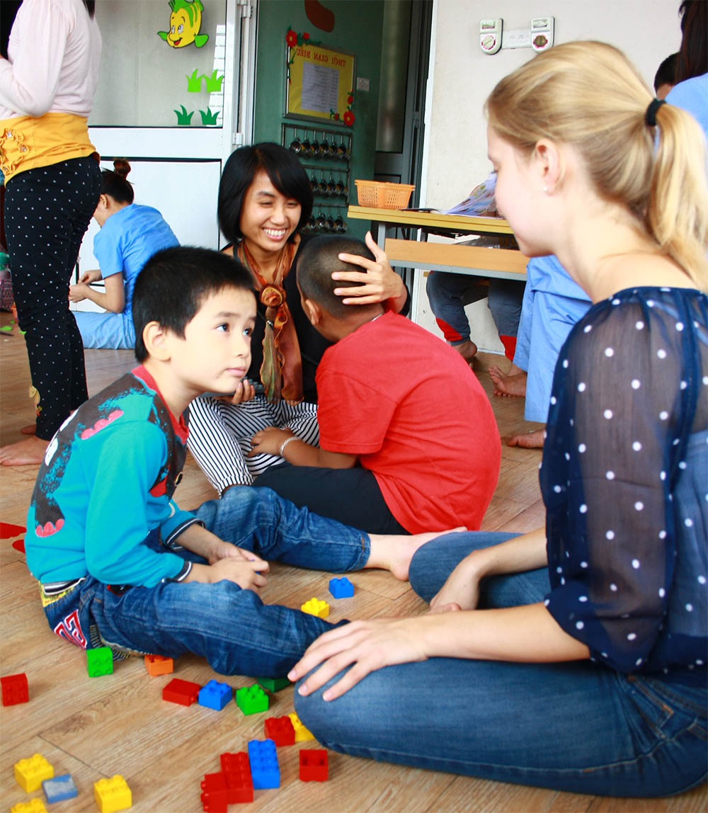 Vietnam Childcare Volunteers - The Mighty Roar