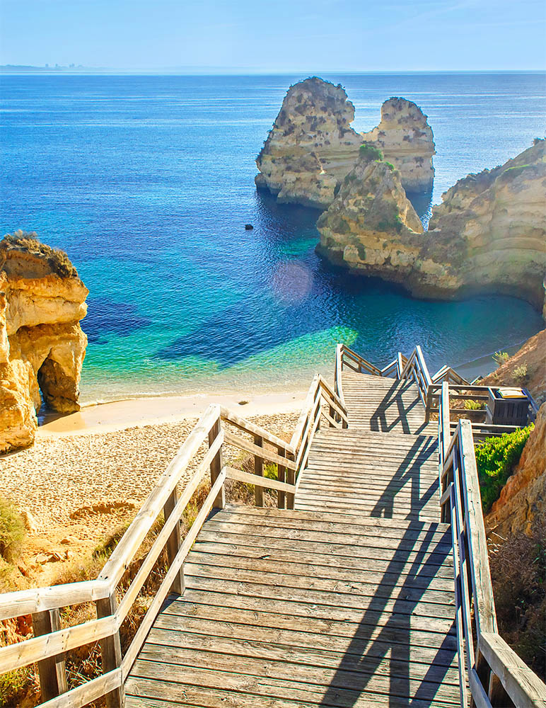 Algarve | Portugal | The Mighty Roar