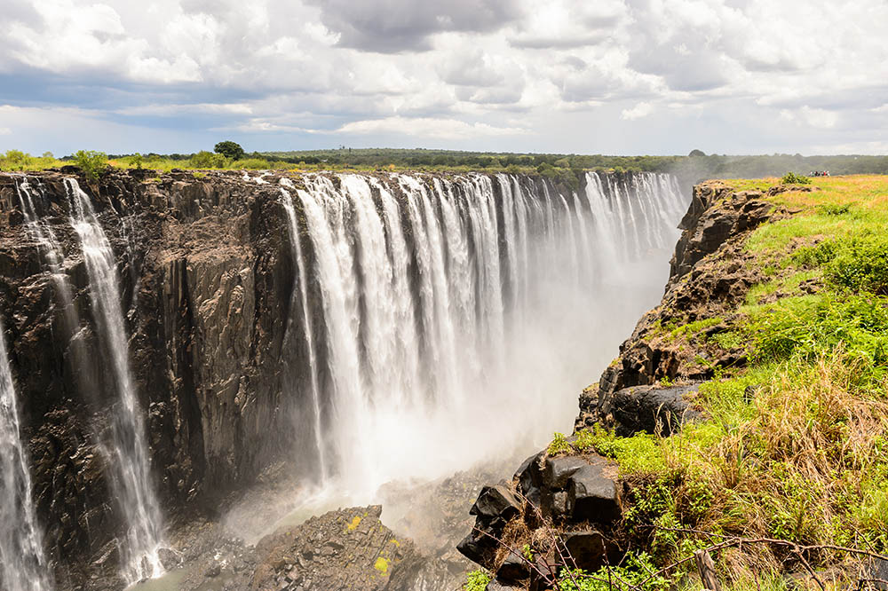 Victoria Falls In Zimbabwe - The Mighty Roar